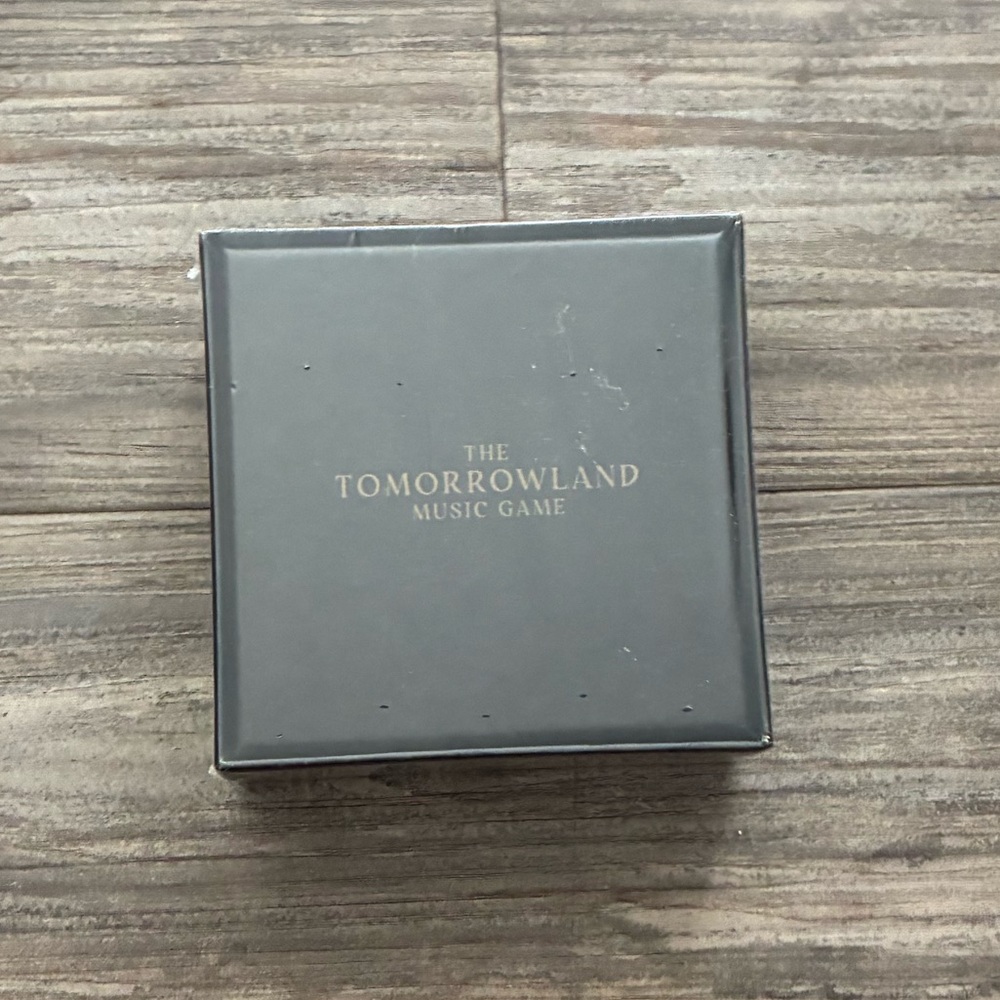 NWT- Tomorrowland 2025 drawstring bag & Goodies - Picture 9 of 9